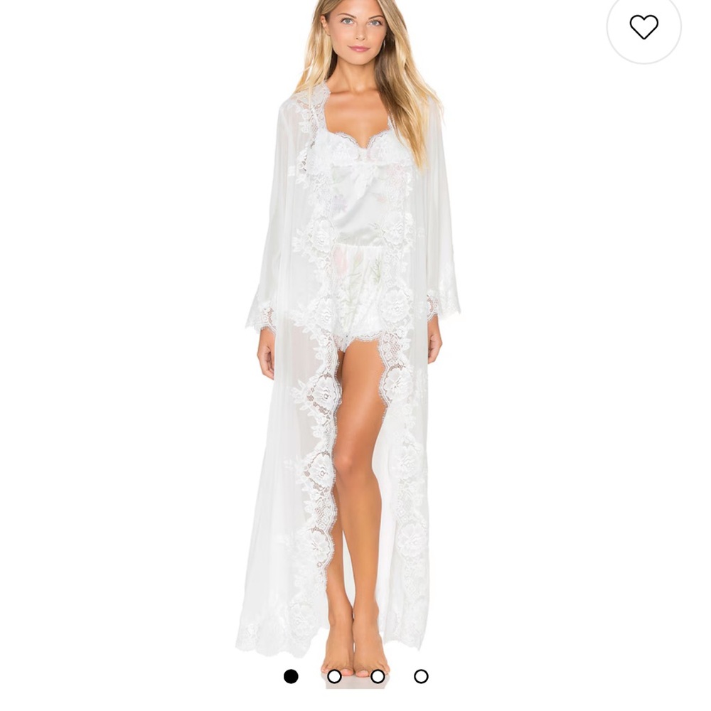 Homebodii Helena Lace Robe